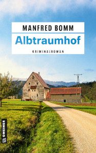 Cover_Albtraumhof_Thumb300_zeigt einsamen Feldweg und im Hintergrund einen alten verlassenen Hof
