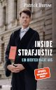 Cover_Inside Strafjustiz_Thumb_zeigt den Autor Patrick Burow in schwarzer Richterrobe und mit einer roten Akte unter dem Arm